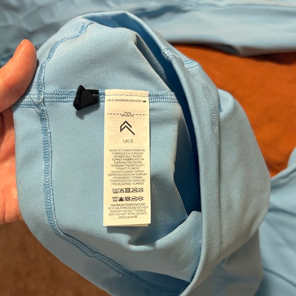 EFFORTLESSLIFT™ SEAMLESS FLARED BOTTOMS WITH WHITE LOGO - Picture 4 of 8